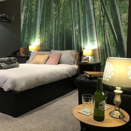 Contemporary 1 Bed Studio For Comfy Stay In Wigan Bagian luar foto